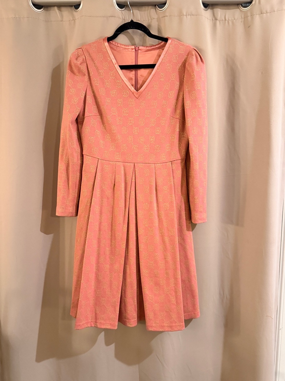 Source Unknown Pink Long-Sleeve V-Neck Pleated Dress